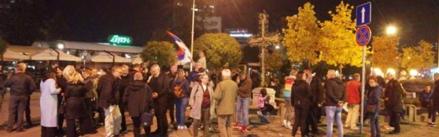 Protestovalo 50 Kragujevčana protiv kovid propusnica
