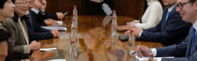 POSVEĆENI SMO DOBRIM I PRIJATELJSKIM ODNOSIMA! Vučić sa Kim Jong Đu