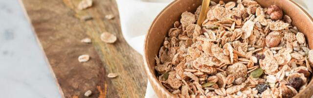 Recept za „lenja creva“: Zdrava kaša od suvih šljiva, jabuke i ovsenih pahuljica koja pokreće probavu