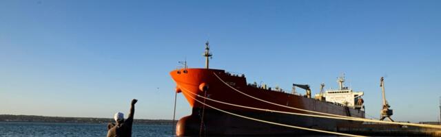 Sankcionisani ruski naftni tanker stigao u teritorijalne vode Kube uz dozvolu SAD‑a