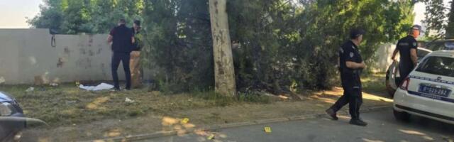 Jezivo: Prve fotografije sa mesta gde je pronađen zaklan muškarac (FOTO)