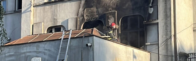 Пожар захватио зграду старе млекаре у Чачку