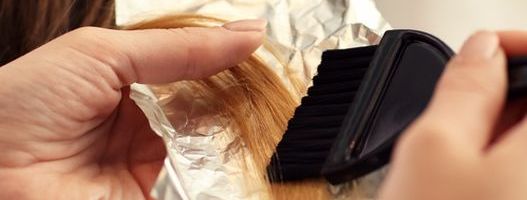 Uštedite novac: Posvetlite kosu za tri nijanse bez odlaska kod frizera