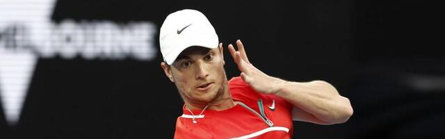 Kecmanović se borio, ali izgubio od Monfisa u osmini finala AO