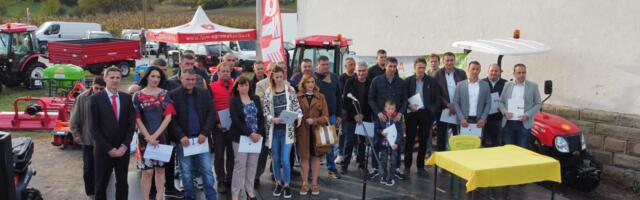 Званичо почела манифестација „Млечни пут” у Горњој Горевници, пољопривредницима уручени уговори о субвенцији
