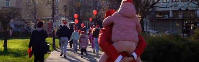 Loznica u crvenom! Više od 150 "Deda Mrazeva" potrčalo gradom!