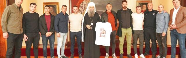 SRCE NA PUTU ZA OSTROG: Patrijarh blagoslovio humanitarni podvig pripadnika MUP-a za Sofiju i Feđu