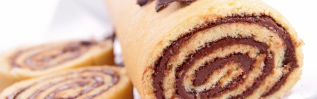 Recept za kakao rolat sa pudingom koji se sprema za manje od 20 minuta