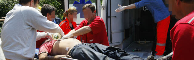 MUŠKARAC (60) PAO SA KAMIONA U BULEVARU KRALJA ALEKSANDRA Hitna pomoć intervenisala 94 puta