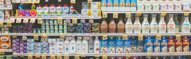 SUMNJE NA MLEKO U PRAHU DIGLE SRBIJU NA NOGE: Inspektori upali u mlekare, rezultati iznenadili sve!