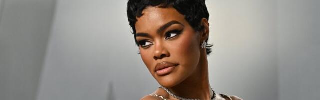 Hodajuća definicija čistog greha: Isklesano telo Tejane Tejlor u haljini koja klizi niz obline (FOTO)