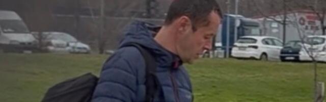 Snimili smo našeg pevača na stanici GSP-a: Nekad je zarađivao 400.000 maraka mesečno i imao jahtu, a danas...