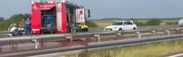 Teška nesreća na auto-putu: Nakon prevrtanja cisterne formirane kilometarske kolone! (VIDEO)
