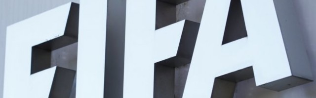 BUKTI FUDBALSKI "RAT"! FIFA ne odstupa od PRAVILA, savezi se POBUNILI!