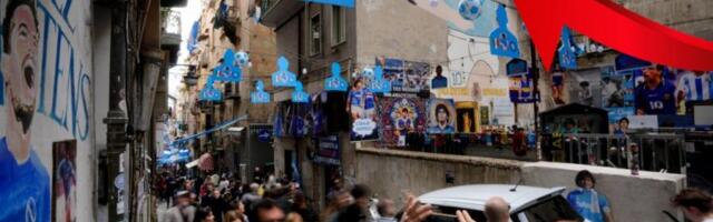 MARADONIN MURAL NAJPOZNATIJE SVETILIŠTE U NAPULJU: Legendarni PROZOR sa očima Dijega otvoren drugi put u istoriji (VIDEO)
