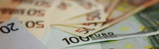 Средњи курс динара за евро данас 117,3854