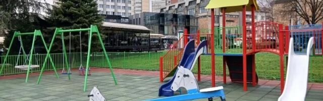 PROŠIRENO i RENOVIRANO dečje IGRALIŠTE kod "Perona" (FOTO)