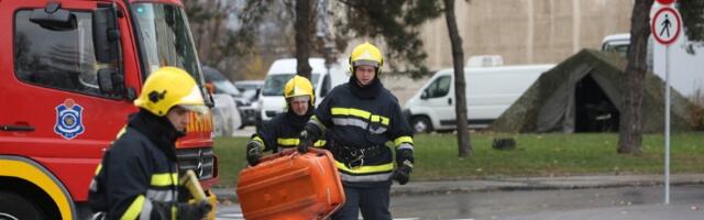 Drama na Vračaru: Buknuo požar u stanu (VIDEO)