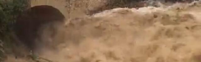 Drastično skočio broj mrtvih: Oglasio se premijer (VIDEO)