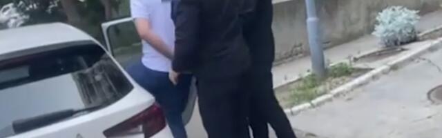 DRAMA RANOM ZOROM U RAKOVICI! Policija upala u kladionicu i uhapsila mladića (24) sa DVA PIŠTOLJA!