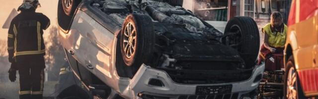 DEVOJKA IMALA PROBNU DOZVOLU! Jezivi detalji tragedije kod Brusa: POTRESNE SLIKE SA LICA MESTA! (FOTO)