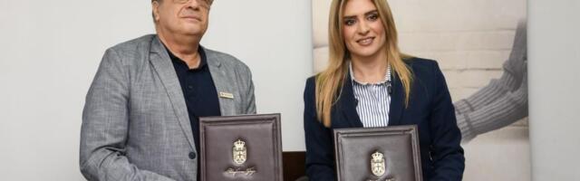 MINISTARSTVO ZA RAD POMOGLO CRVENI KRST: Nova vozila za Majdanpek i Medveđu stižu na teren