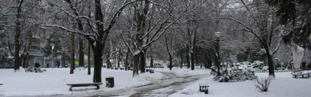 Zima se vraća, sneg na planinama