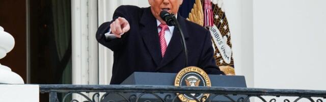 Od golf-klubova do zgrada saveznih agencija: Šta sve nosi Trampovo ime, lik, potpis…