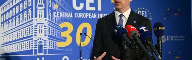 Ministar Đurić razgovarao sa studentima o politici i ekonomiji