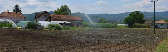 Srbija ima sve manje obradivog zemljišta: Isplati se kupiti njivu, a još više u nju ulagati