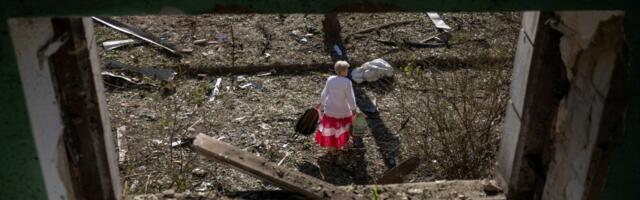 Spasioci tragaju za preživjelima nakon smrtonosnog ruskog napada na Kijev