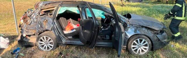 STRAVIČNA SAOBRAĆAJKA KOD ŠIDA: Petoro povređenih u sudaru dva automobila, jedna osoba nađena u žbunju 200 METARA OD MESTA NESREĆE