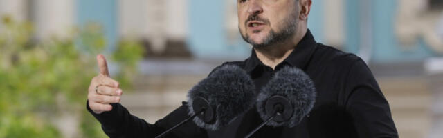 Зеленски затражио од Запада да убрза испоруку помоћи Украјини