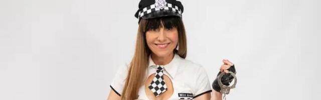 Penzionisana policijska službenica 'nastavila karijeru' u striptizu i kabareu