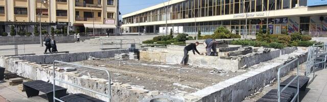 Počela rekonstrukcija fontane na Gradskom trgu: Stari oblik – novi izgled (FOTO)