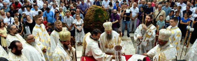 SVEDALMATINSKI SABOR SRBA DANAS OSVETLIO HRVATSKU: Patrijarh Porfirije služio liturgiju u manastiru Krka na Preobraženje (FOTO-GALERIJA)