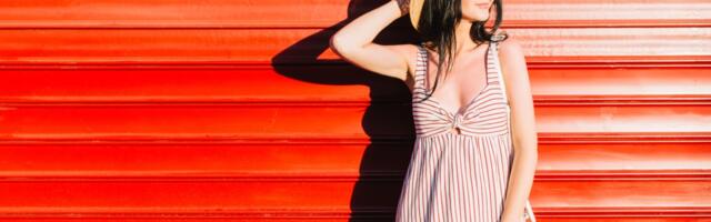 Prugice ovog leta: boje i komadi koji će zavladati modom 2025.