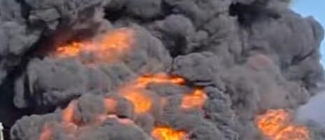 IMA POVREĐENIH RADNIKA! Požar u skladištu guma u Sesvetama, vatrogasci pokušavaju da suzbiju vatrenu stihiju