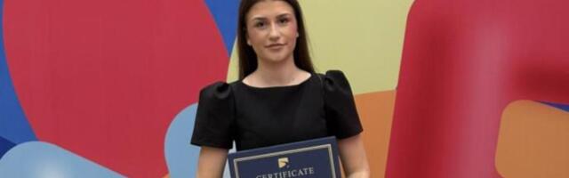 Mlada Jovana osvojila Kinu: Učenica Gimnazije u Paraćinu osvojila nagradu sve na takmičenju u besedništvu! (FOTO)