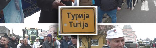 Srbi svečano dovezli kobasicu DUGU 2 KM na traktoru, pevali joj Bože pravde! Oboren Ginisov rekord, HIT SNIMAK