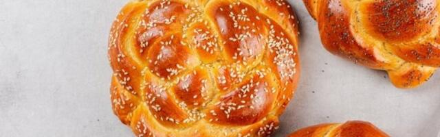 Kraljevska pogača za Vaskrs: Mekana i vazdušasta kao oblak -tajna je u 2 sastojka