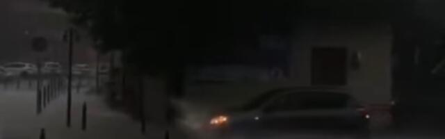 (VIDEO) Nevreme poplavilo grad u Srbiji, ulice pretvorene u reke očas posla