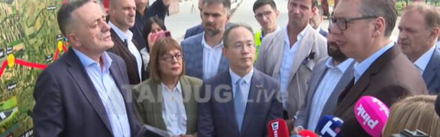 (UŽIVO) Vučić prisustvuje radovima: Spajaju se konstrukcije novog mosta preko Dunava kod Novog Sada