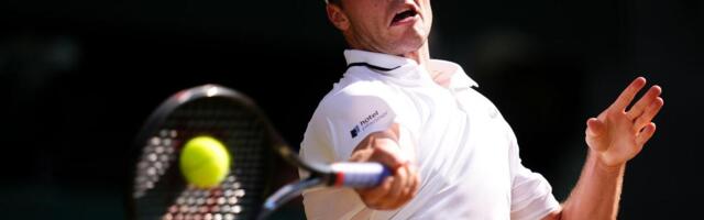 Alo, Alo! Otac mu je francuski milioner, a on igra za najveće neprijatelje i poručuje: "Ja sam čist Britanac!"