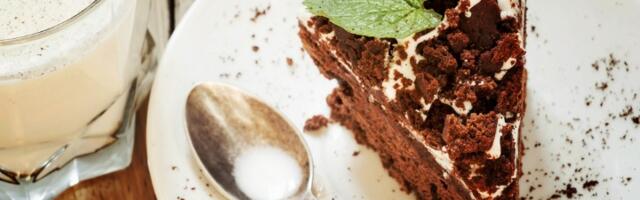 Brza keks torta bez pečenja! Deca će je obožavati