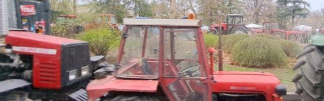 "Traktori kod Pionirskog parka većinski bez registracija i vozača"