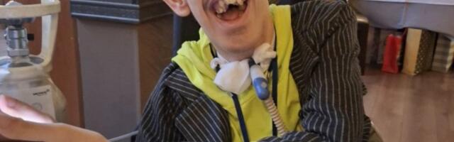 Pomozimo Sergeju slanjem 289 na 2407!