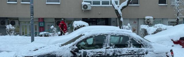 Vožnja po snegu i ledu: Evo 10 saveta kako da vozite u zimskim uslovima! Na šta bi trebalo da pazite kako biste sigurno stigli na svoj cilj