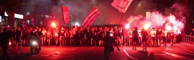 HAOS NA ULICAMA MALMEA! Žestoka tuča navijača Crvene zvezde! (VIDEO)