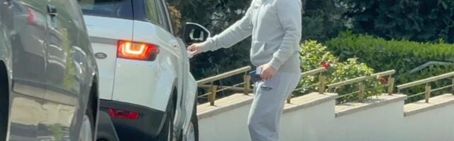 Paparaco: Milan Stanković je pustio kosu do polovine leđa i smršao!
